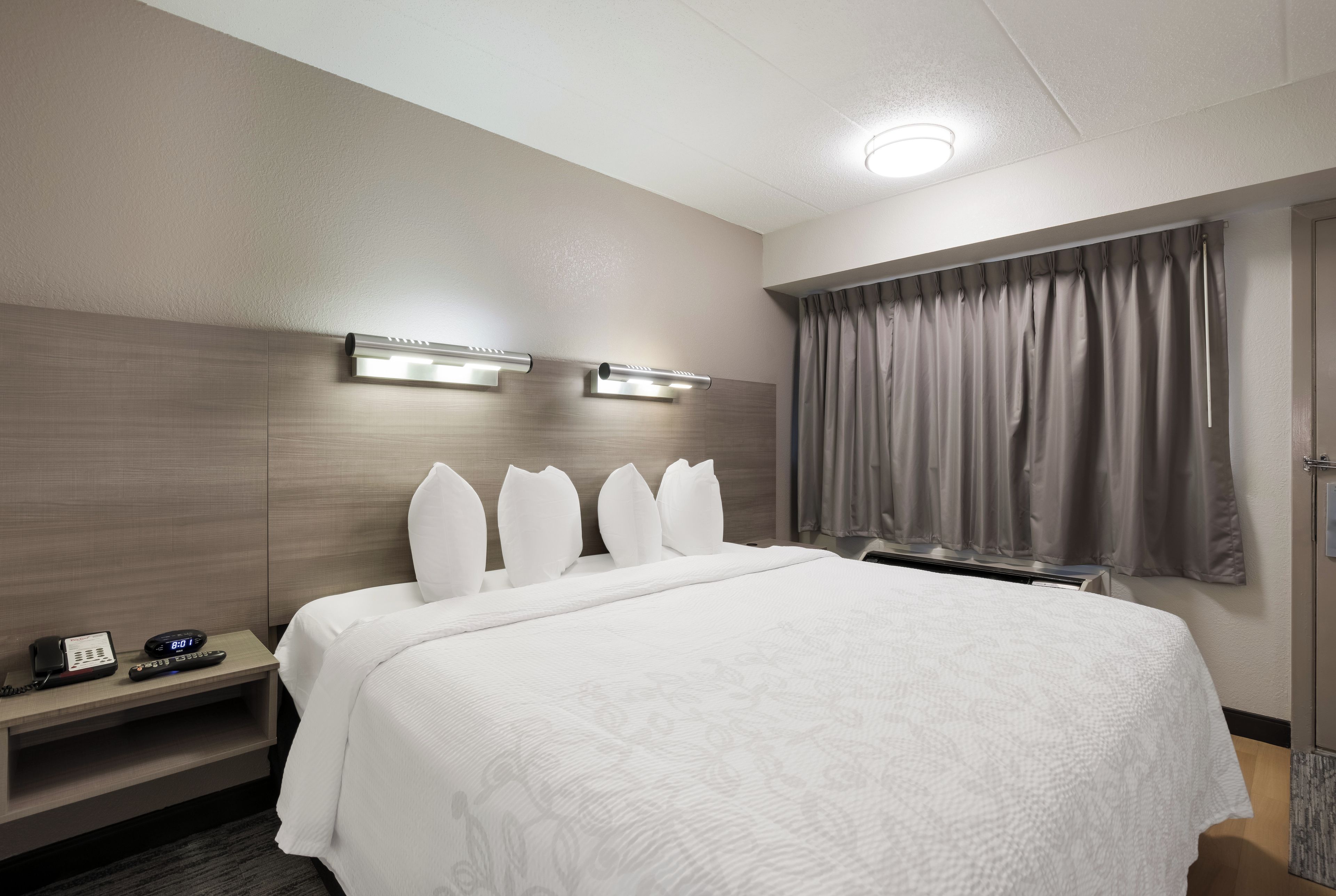 Photo - Red Roof Inn PLUS+ Chicago - Naperville