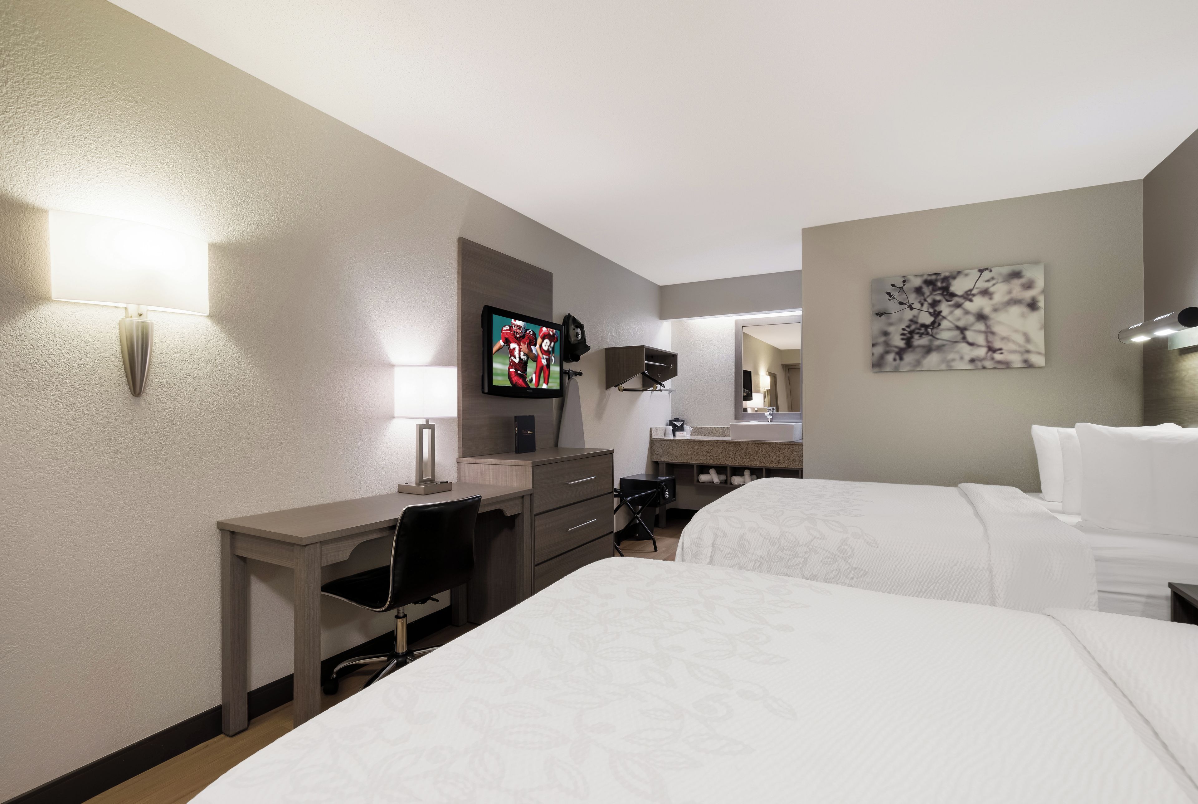Photo - Red Roof Inn PLUS+ Chicago - Naperville