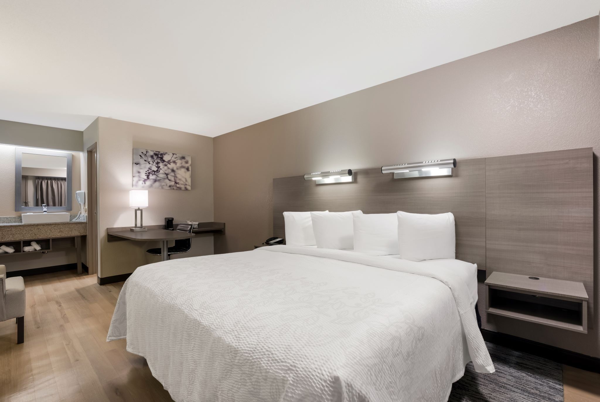 Photo - Red Roof Inn PLUS+ Chicago - Naperville