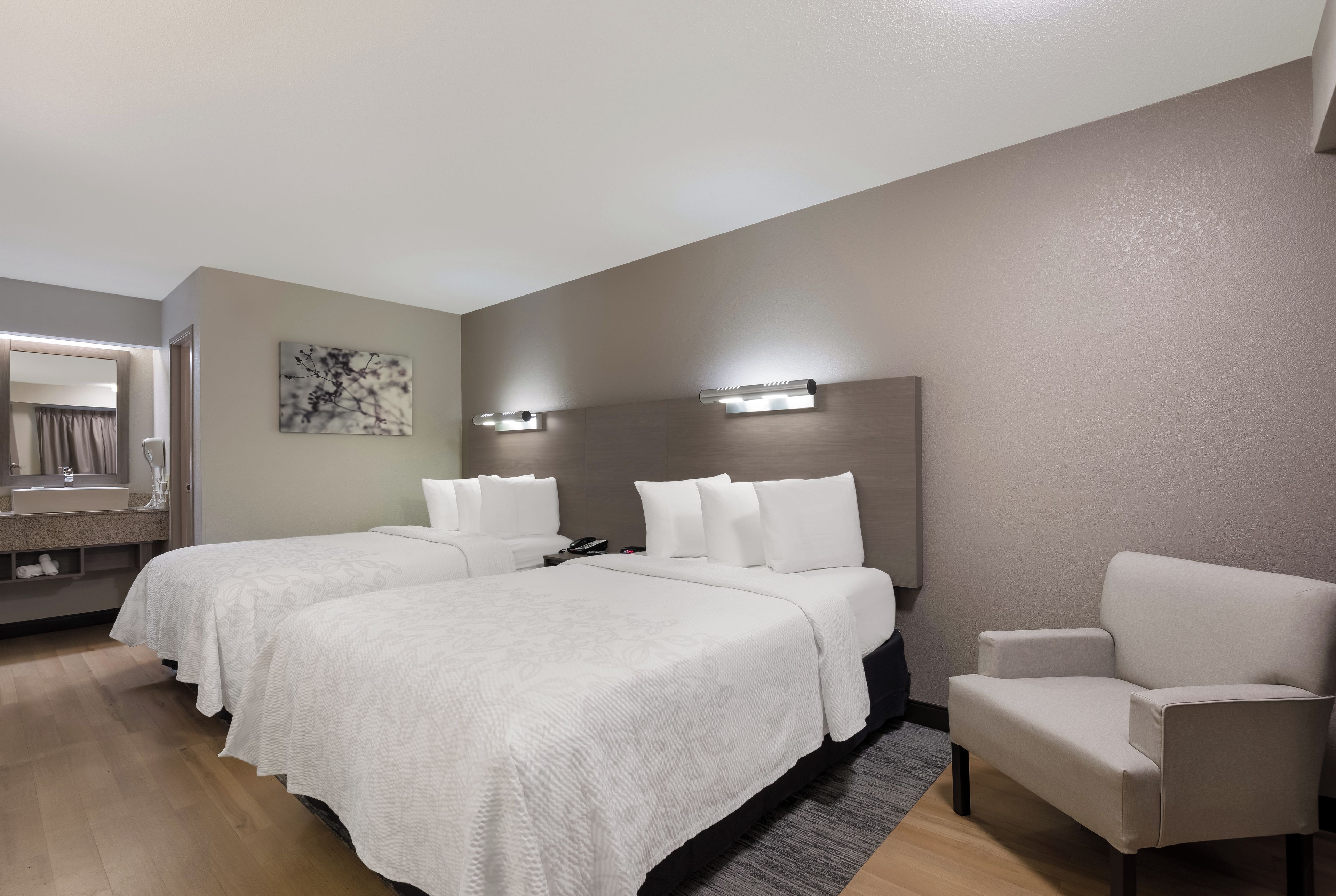 Photo - Red Roof Inn PLUS+ Chicago - Naperville
