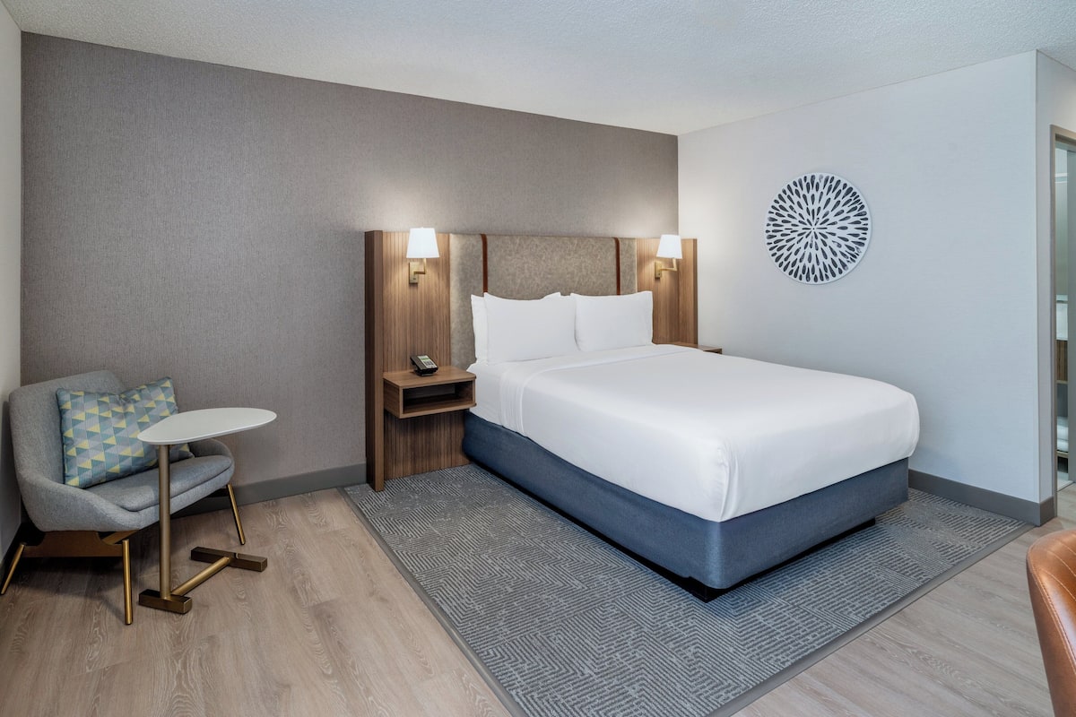 Standard Room | 1 bedroom, hypo-allergenic bedding, down duvets, desk