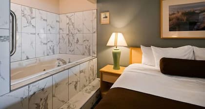 Lighthouse Suites Inn