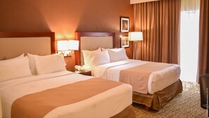 Standard Room, 2 Double Beds | In-room safe, desk, iron/ironing board, rollaway beds (free) - Holiday Inn Leon by IHG (León)