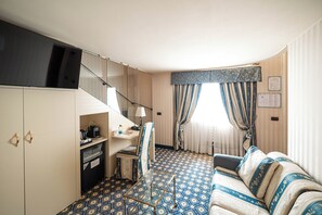 Junior Room | Premium bedding, minibar, in-room safe, desk