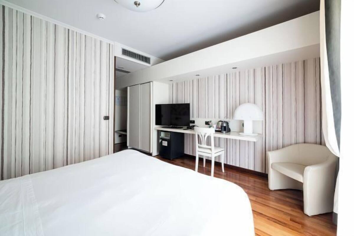 1 Schlafzimmer, hochwertige Bettwaren, Minibar, Zimmersafe