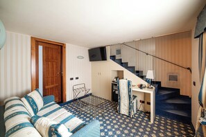 Junior Room | Living area | LCD TV