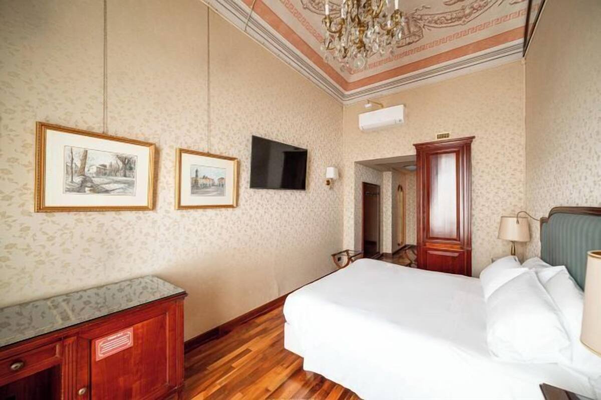 1 Schlafzimmer, hochwertige Bettwaren, Minibar, Zimmersafe