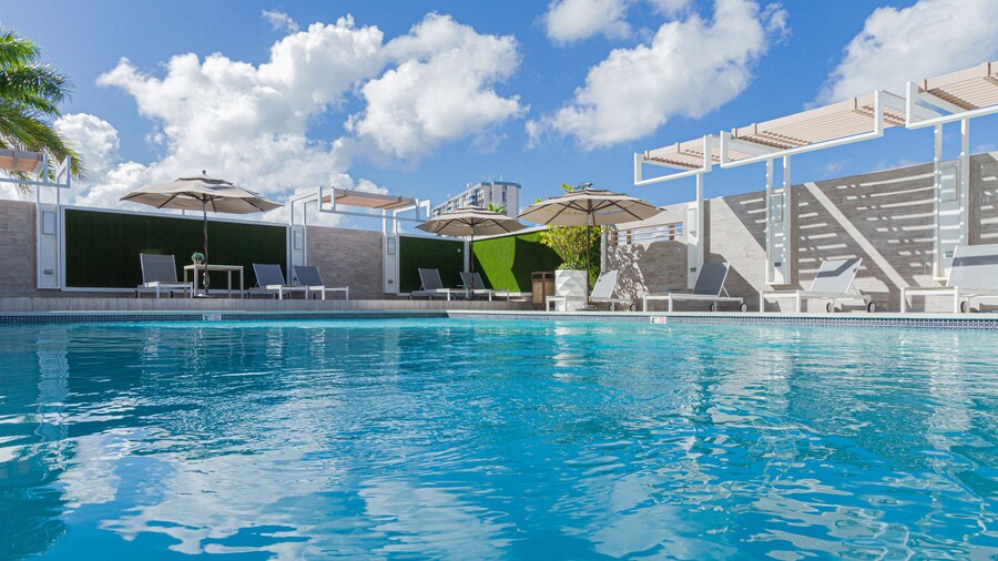 TRYP by Wyndham Isla Verde