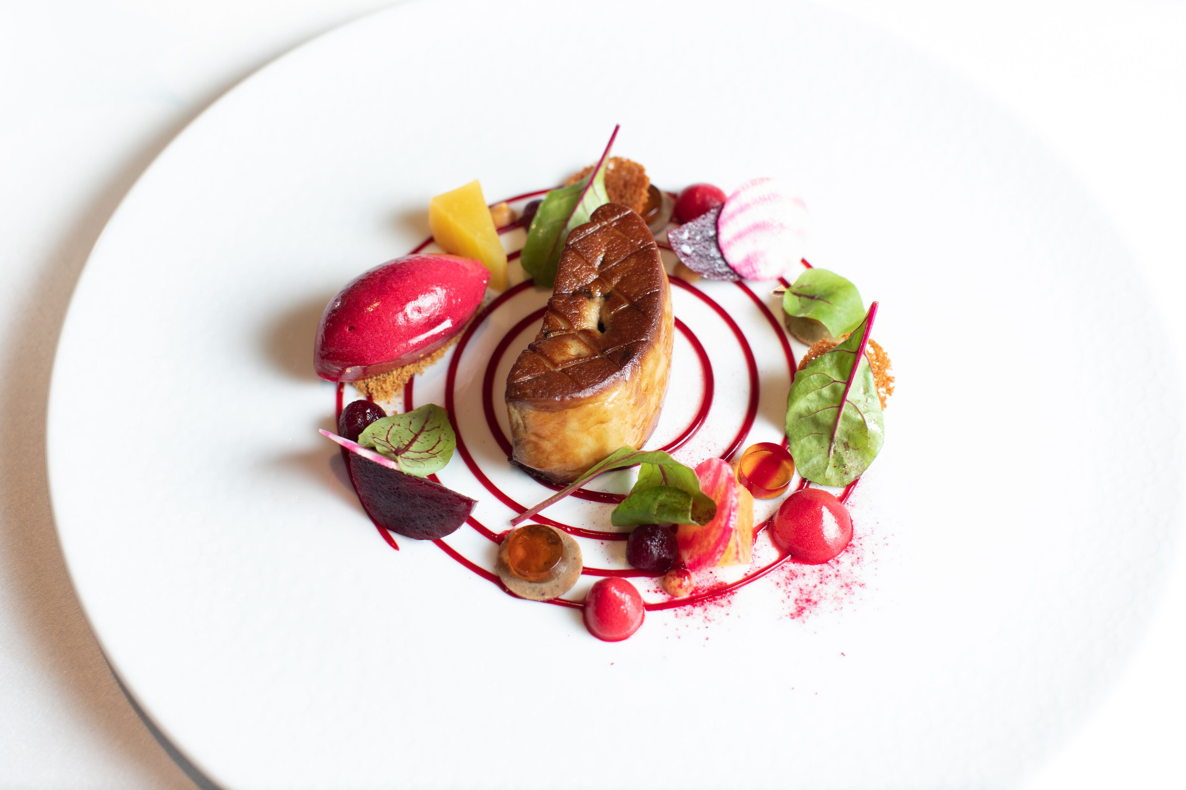 2 restaurants, breakfast, lunch, dinner served; british cuisine