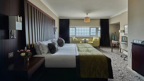 Deluxe Double or Twin Room, Ocean View | Premium bedding, in-room safe, individually decorated