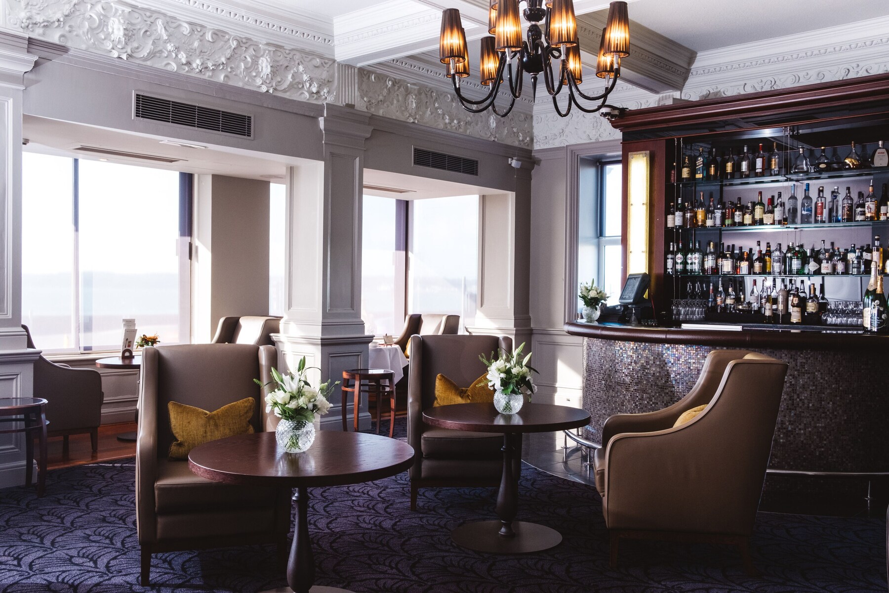 Beach views, serves lunch and dinner