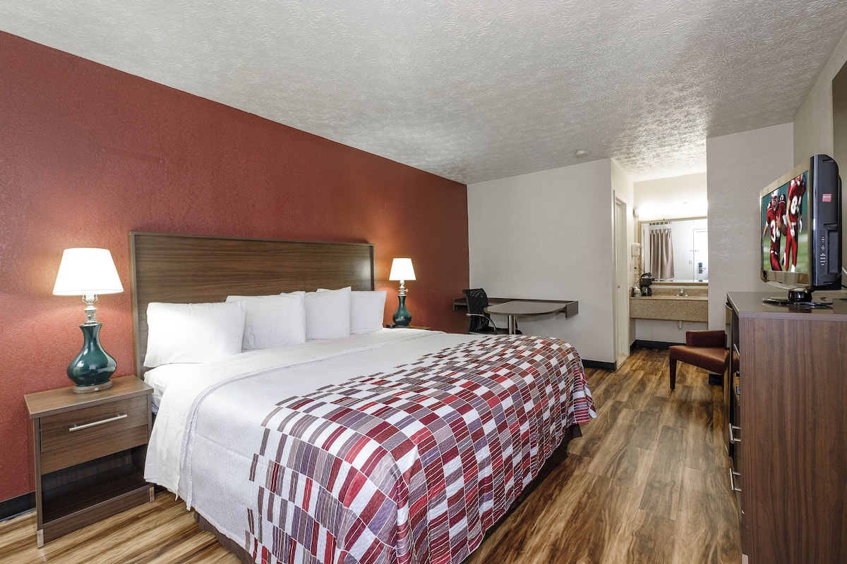 In-room safe, desk, free cots/infant beds, rollaway beds
