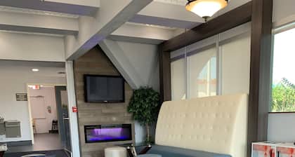 Howard Johnson by Wyndham Oklahoma City Airport/ Fairgrounds