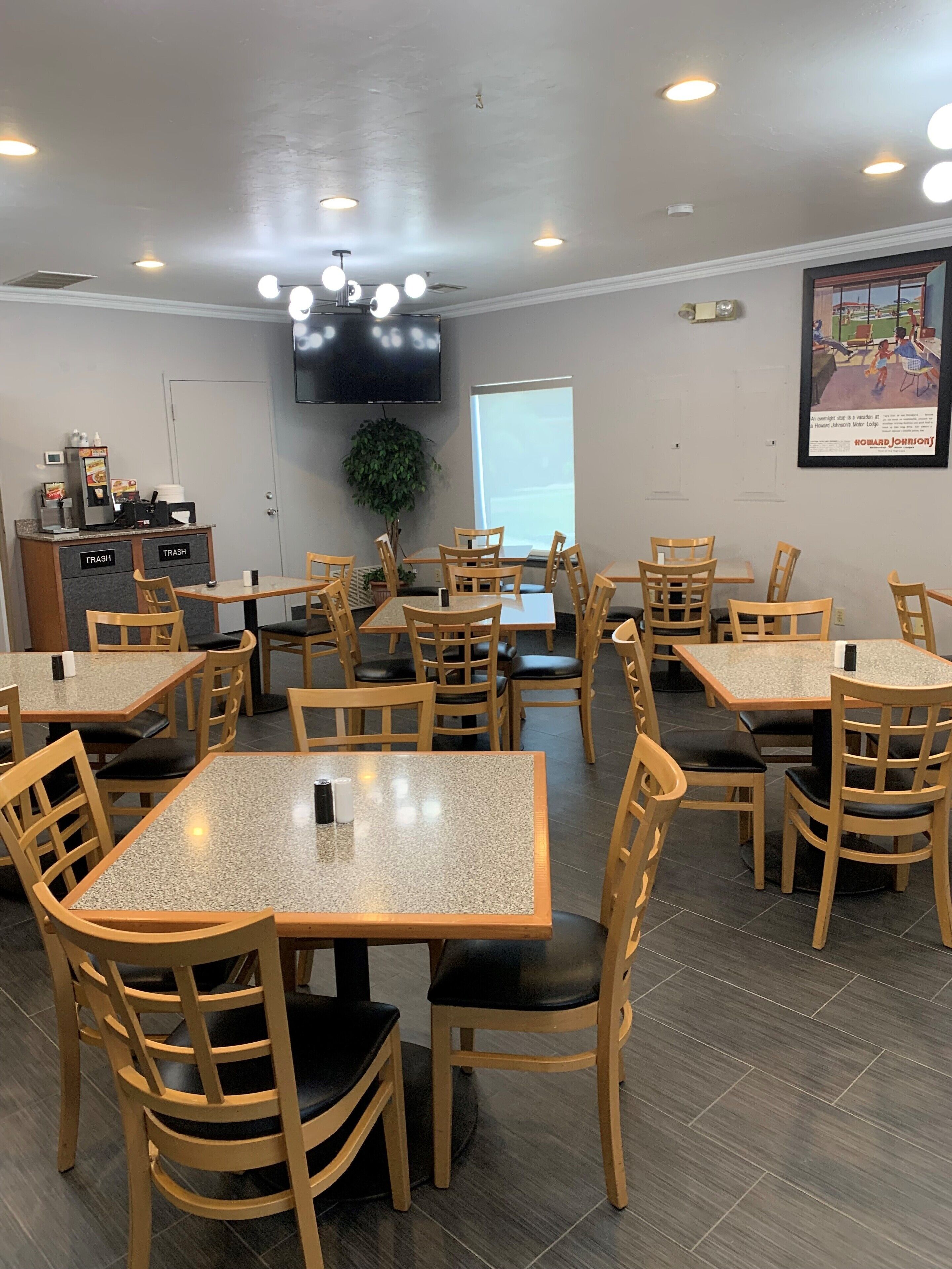 Free daily full breakfast 