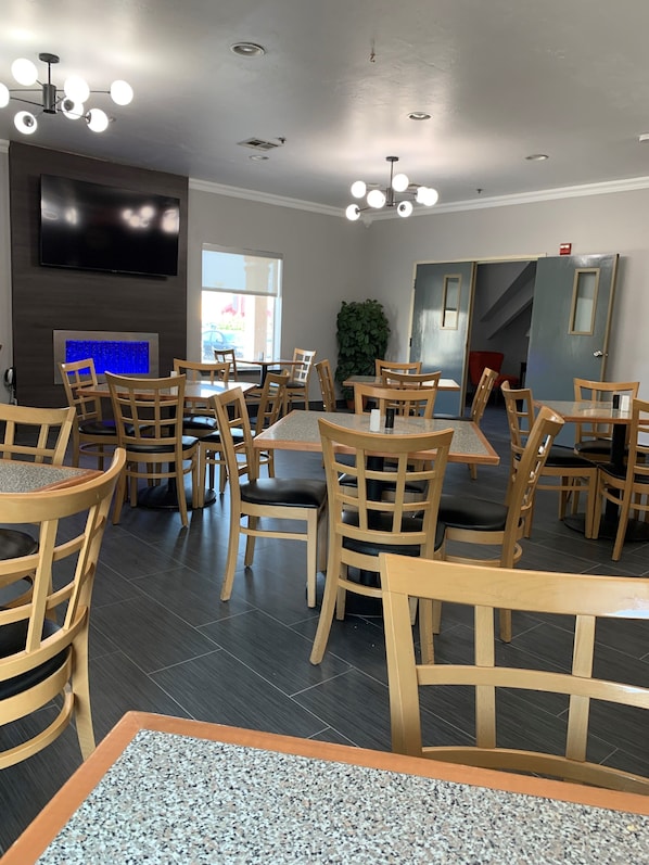 Free daily buffet breakfast