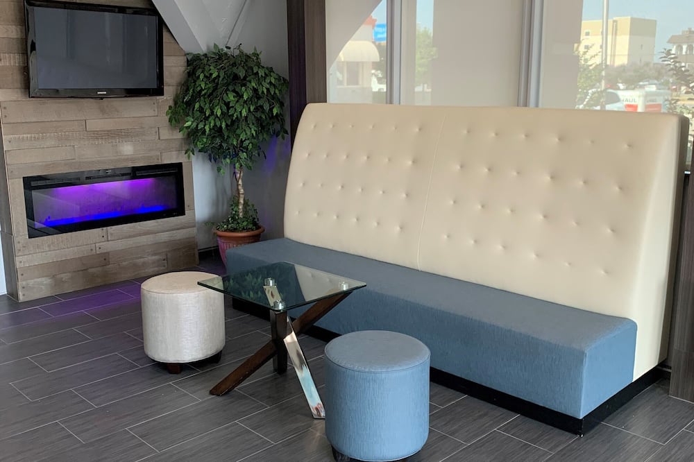 Howard Johnson by Wyndham Oklahoma City Airport/ Fairgrounds