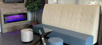 Howard Johnson by Wyndham Oklahoma City Airport/ Fairgrounds