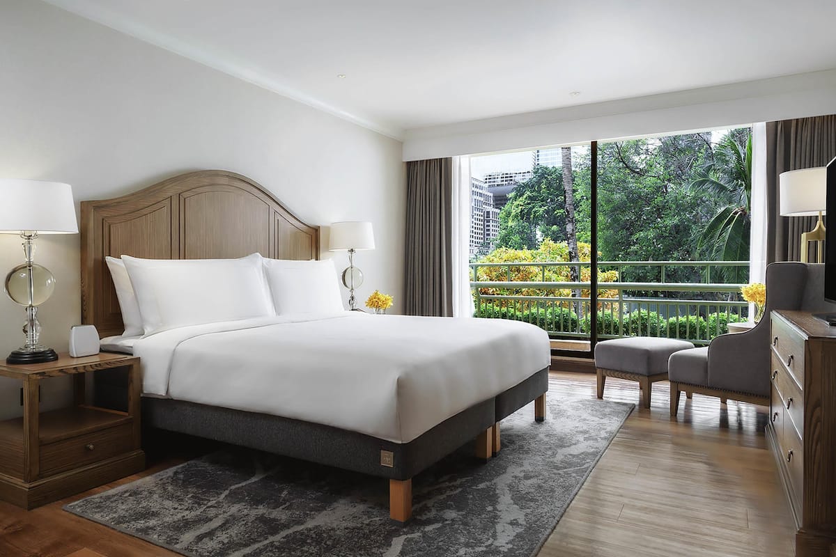 1 bedroom, premium bedding, memory foam beds, free minibar items
