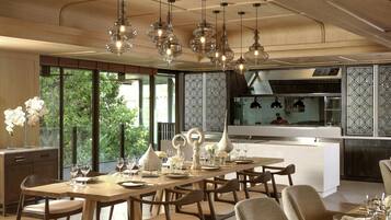 2 Restaurants, Frühstück, Mittagessen, Abendessen, internationale Küche