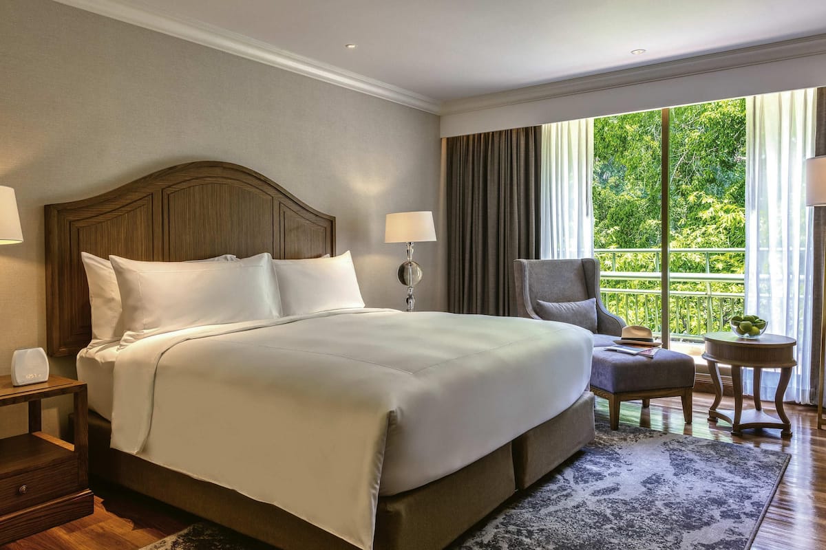 1 bedroom, premium bedding, memory foam beds, free minibar items