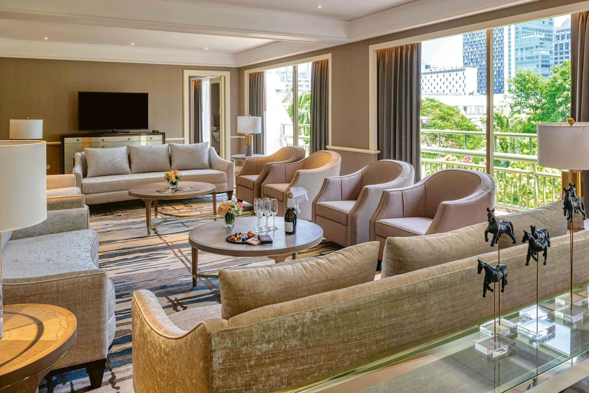 Presidential Suite, Club Access | Premium bedding, memory-foam beds, free minibar items, in-room safe