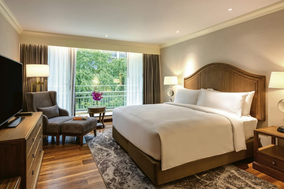 1 bedroom, premium bedding, memory foam beds, free minibar items