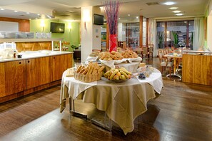 Daily buffet breakfast (EUR 11.00 per person)