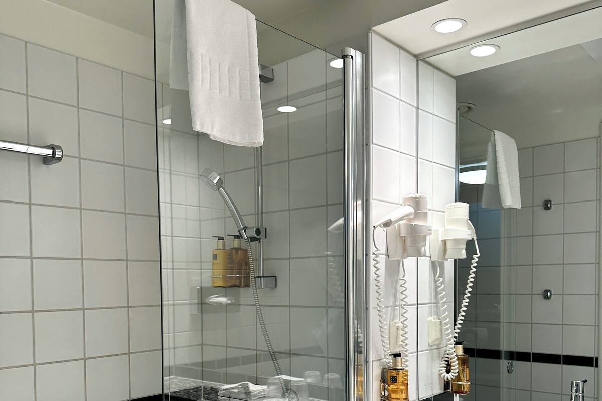 family room | bathroom | free toiletries, hair dryer, towels