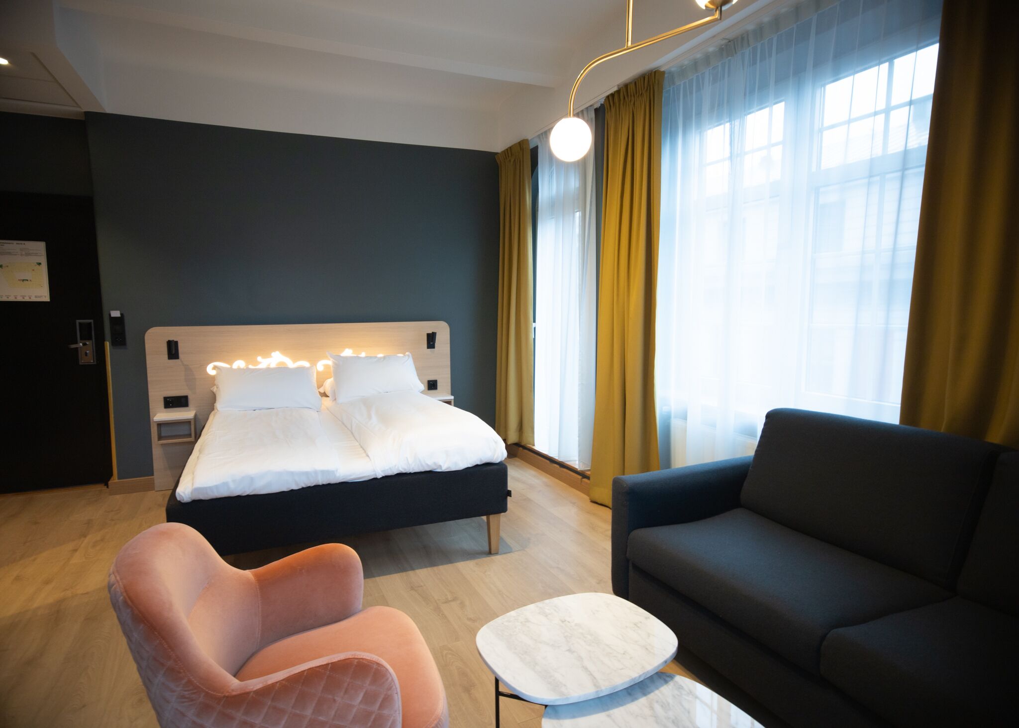 deluxe room, 1 bedroom | pillow-top beds, in-room safe, blackout curtains, iron/ironing board