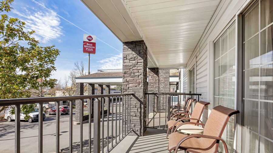 Best Western Plus Grand Manor Inn