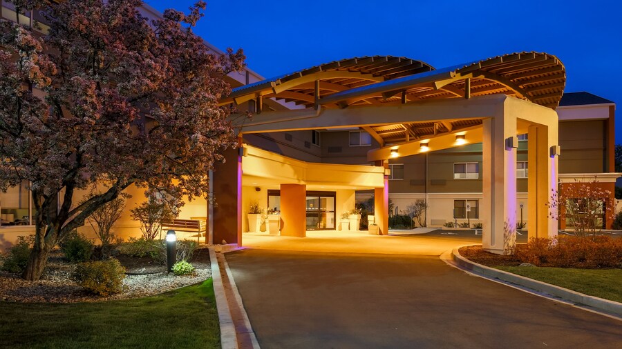 Holiday Inn Express Milwaukee-West Medical Center by IHG