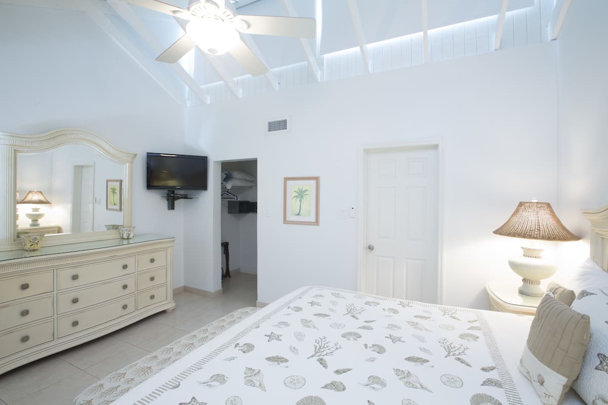 Vila, 4 quartos (Oceanfront) | Cofres nos quartos, ferros/tábuas de passar roupa, berços grátis
