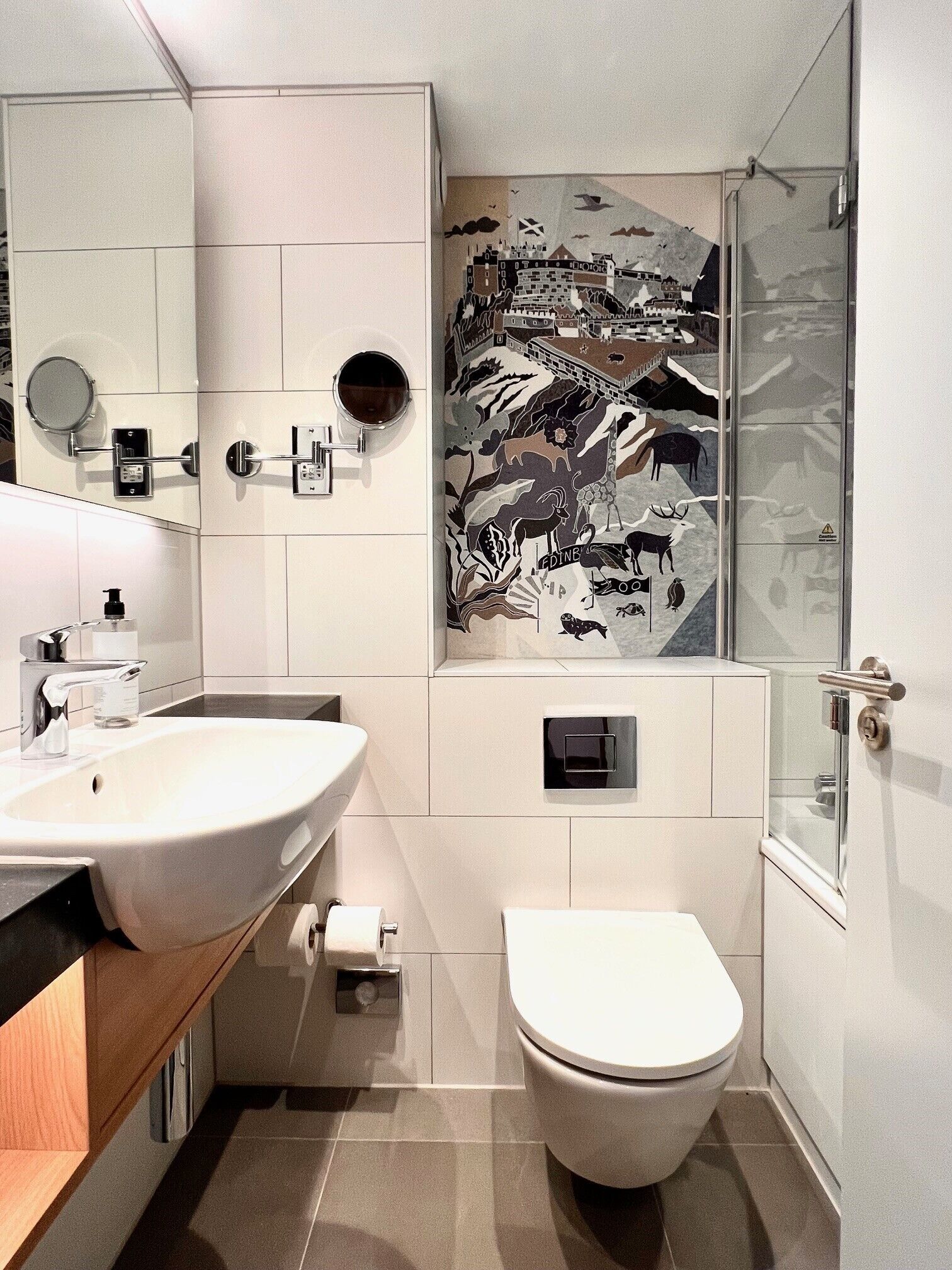 1 bedroom, in-room safe, desk, iron/ironing board