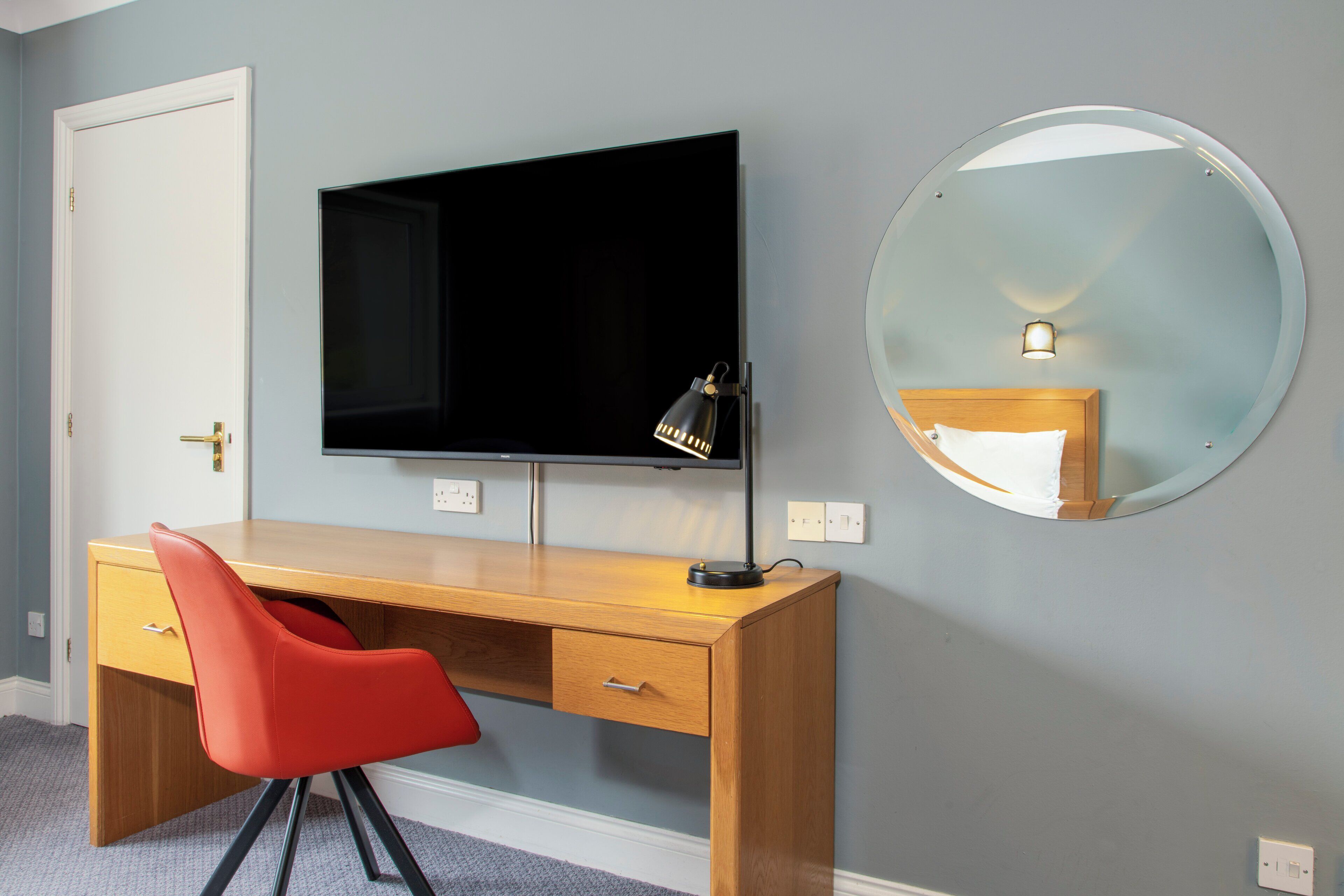 standard room, 1 double bed | 1 bedroom, in-room safe, desk, iron/ironing board