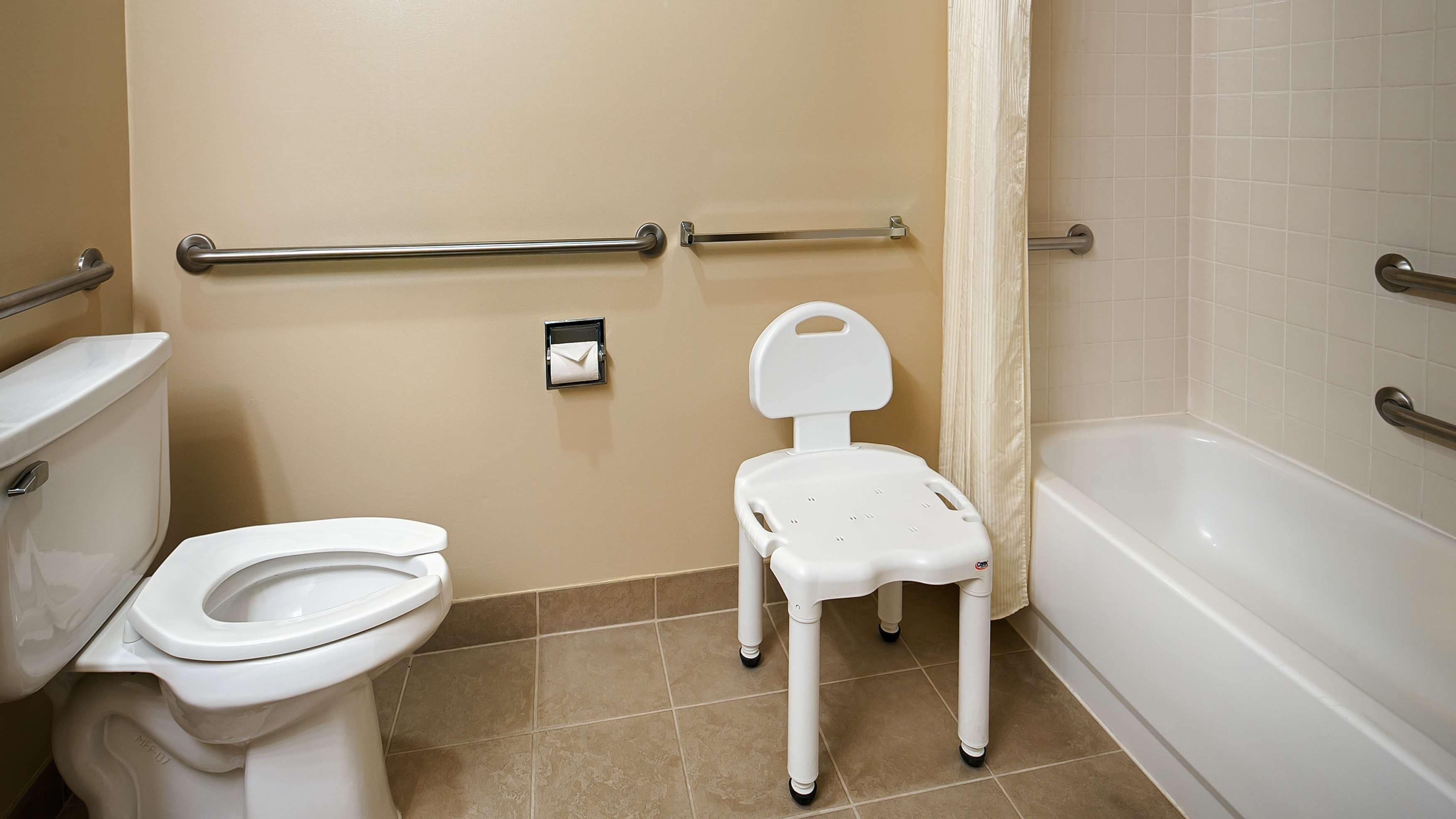 premium bedding, pillow-top beds, in-room safe, desk