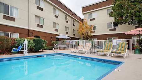 Seasonal outdoor pool