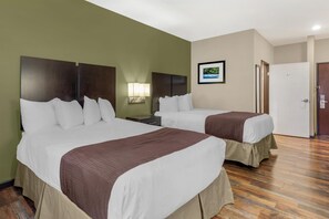 Standardzimmer, 2 Queen-Betten, Nichtraucher | Hochwertige Bettwaren, Pillowtop-Betten, Zimmersafe, Schreibtisch
