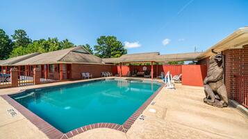 Outdoor pool, sun loungers
