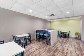 Free daily full breakfast - Quality Inn Clarksville - Exit 11 (Clarksville)