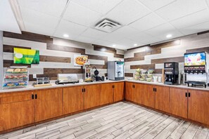 Free daily full breakfast  - Quality Inn Clarksville - Exit 11 (Clarksville)