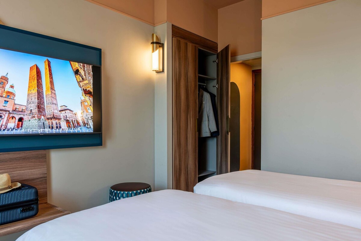 Superior Double Room (with separate beds) | Down comforters, minibar, in-room safe, desk