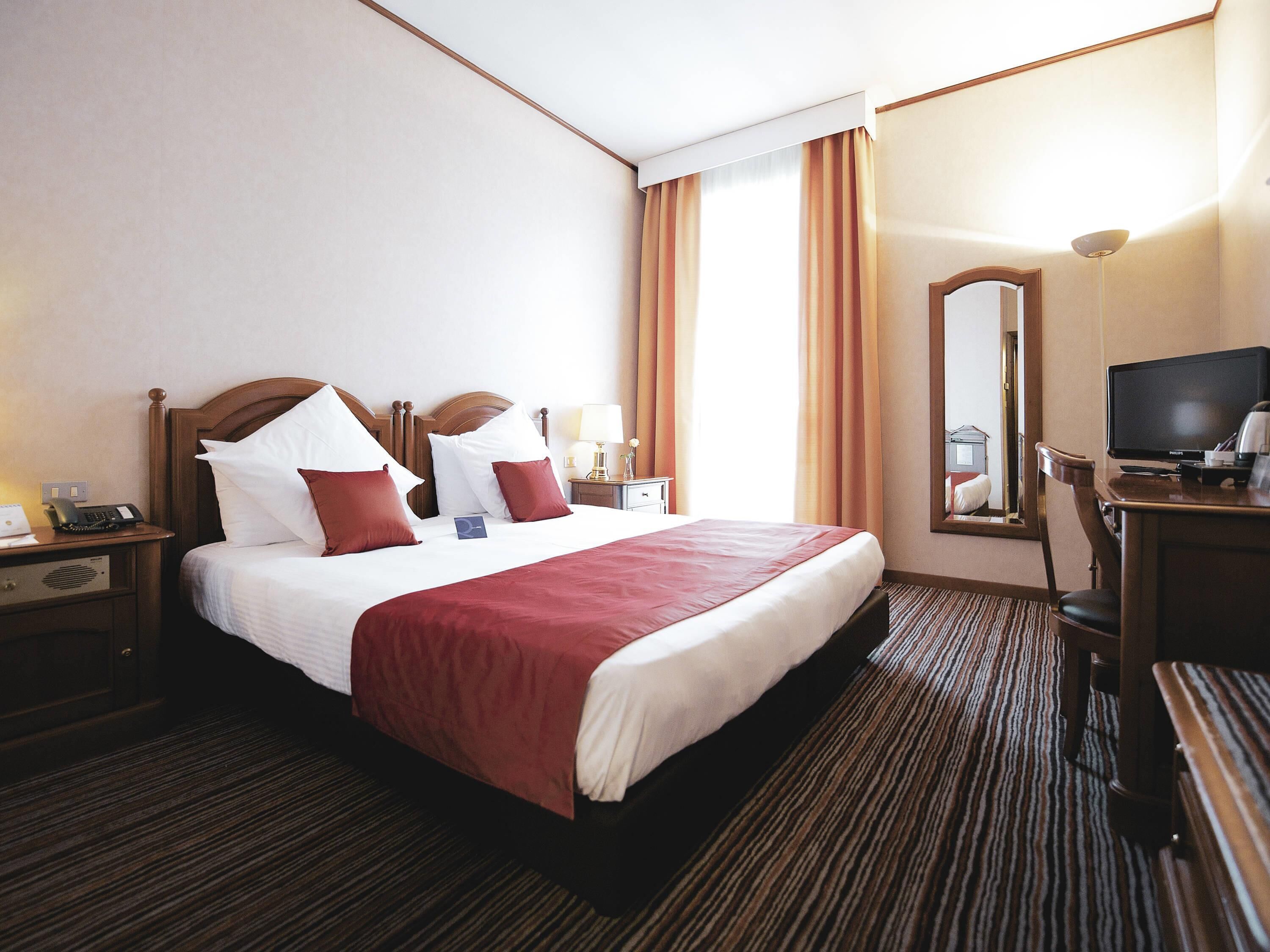 Down duvets, minibar, in-room safe, desk