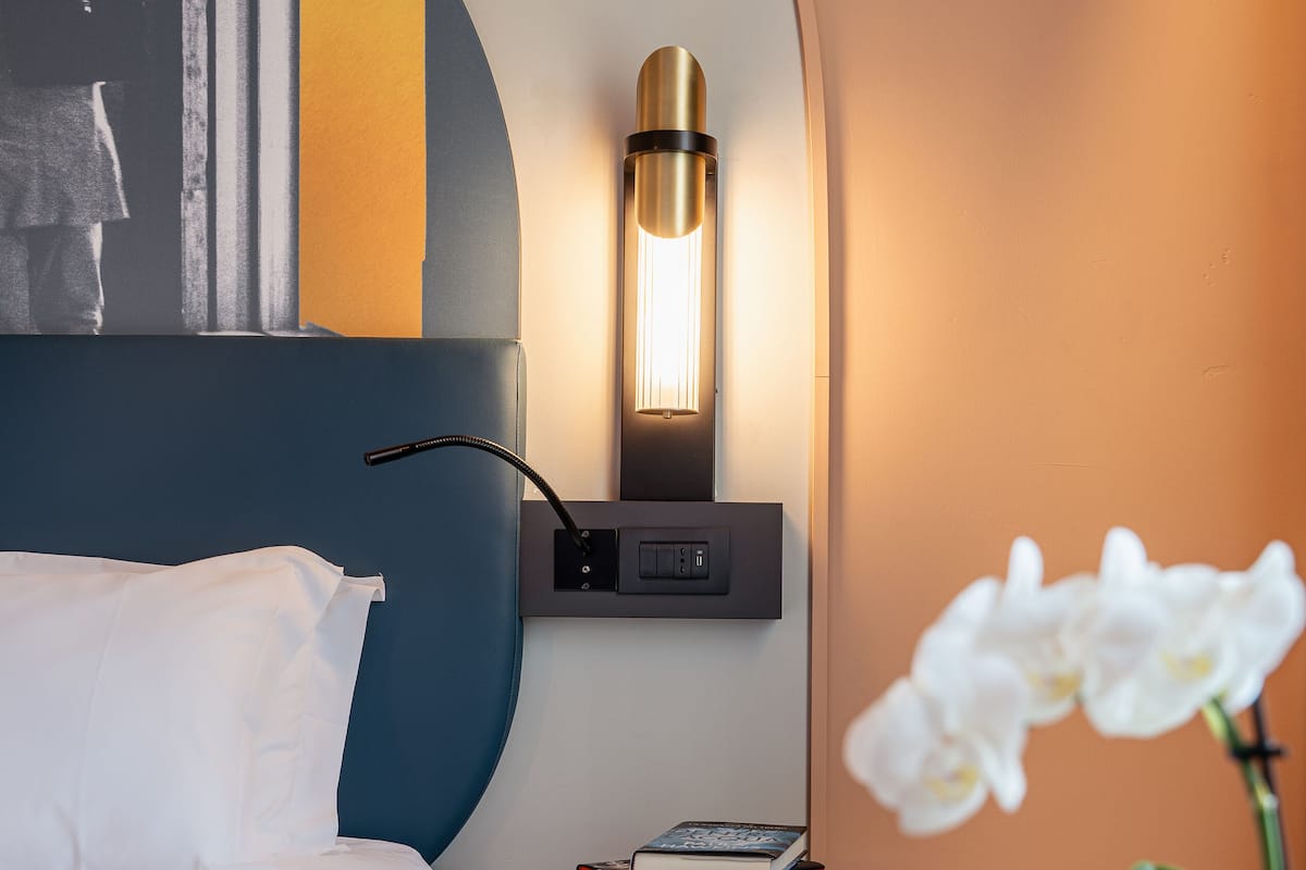 Phòng đơn Superior (French bed) | Chăn bông, minibar, két bảo mật tại phòng, bàn