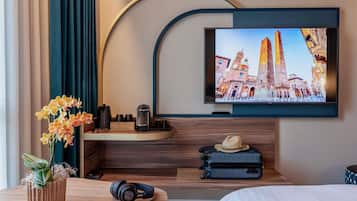 Superior-Einzelzimmer (French bed) | Daunenbettdecken, Minibar, Zimmersafe, Schreibtisch