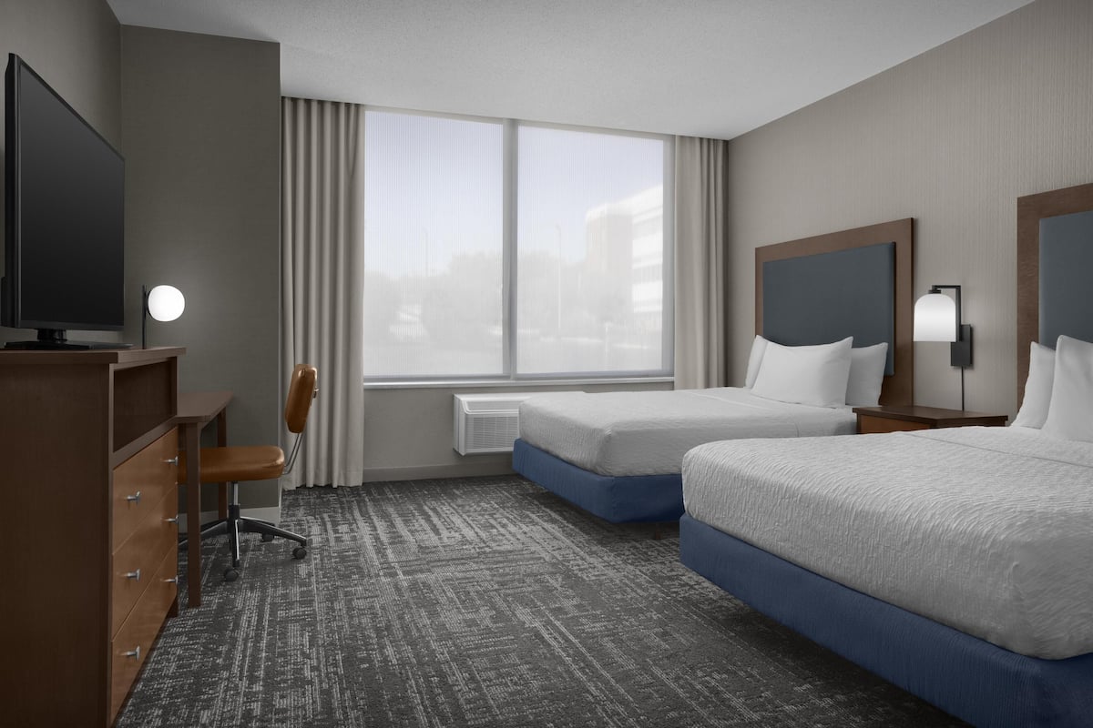 Suite, Accessible, Non Smoking (Roll-in Shower) | Desk, iron/ironing board, cribs (free), WiFi (free)