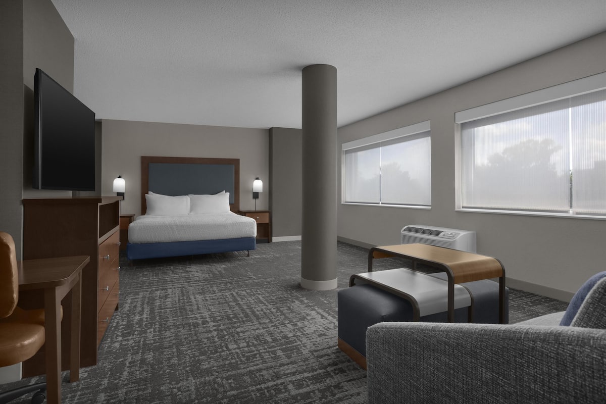 Studio, 1 King Bed, Accessible, Bathtub | Living area | LCD TV