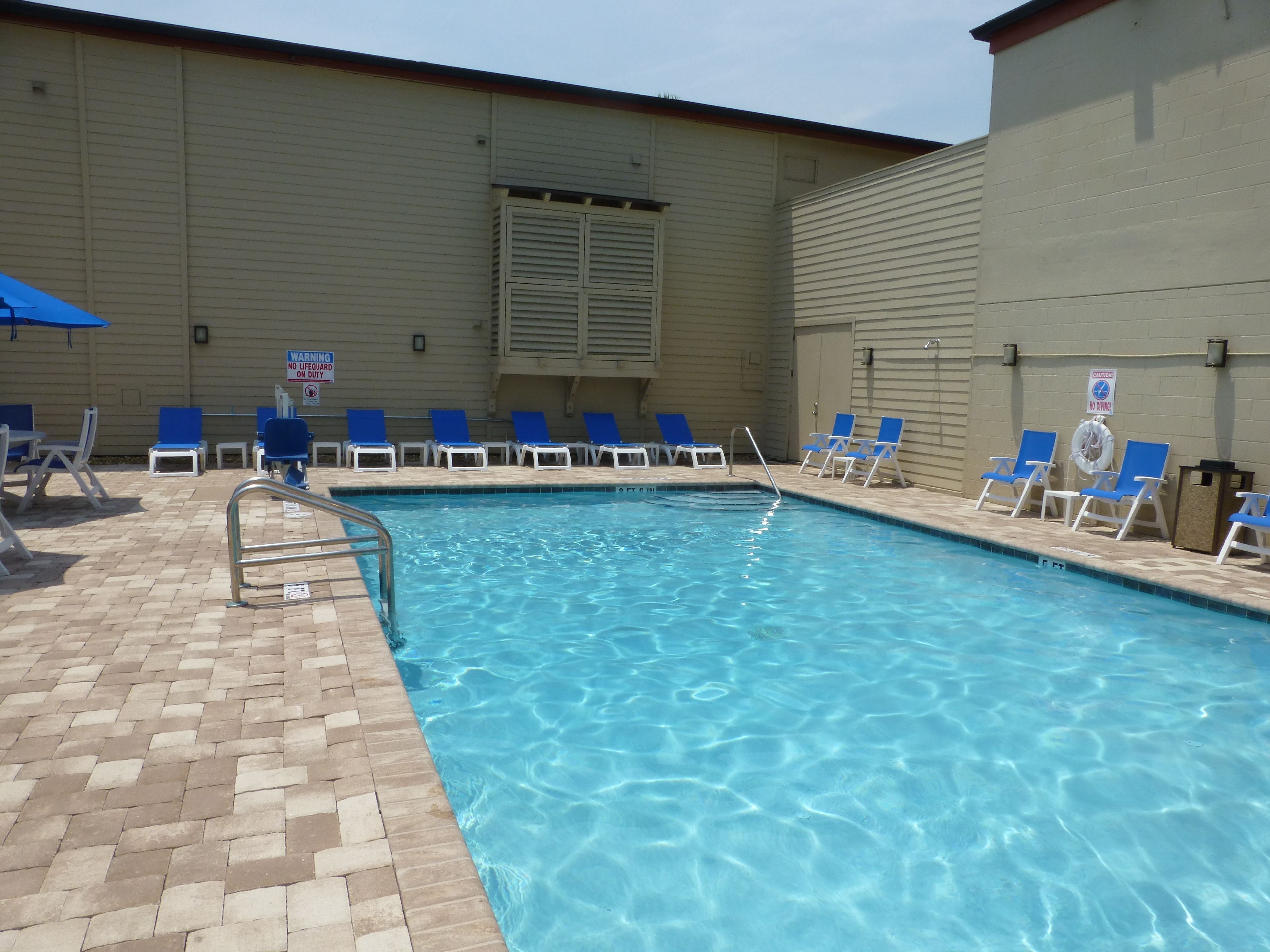 Outdoor pool, open 8:00 AM to 9:00 PM, pool umbrellas, sun loungers