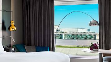 Classic Room, 1 King Bed (Pilsudski Square View) | Premium bedding, in-room safe, blackout curtains, soundproofing