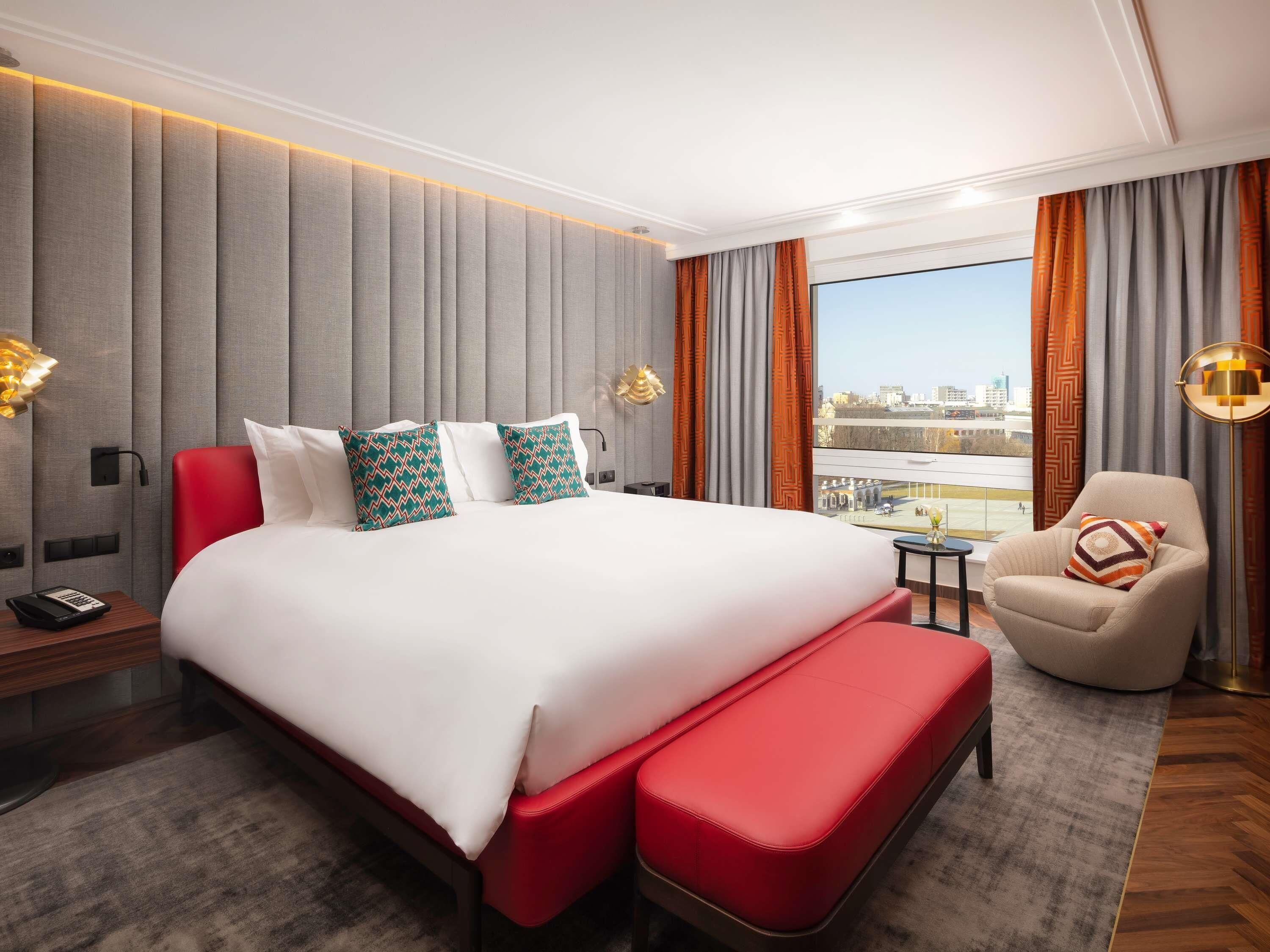 Premium bedding, in-room safe, blackout curtains, soundproofing