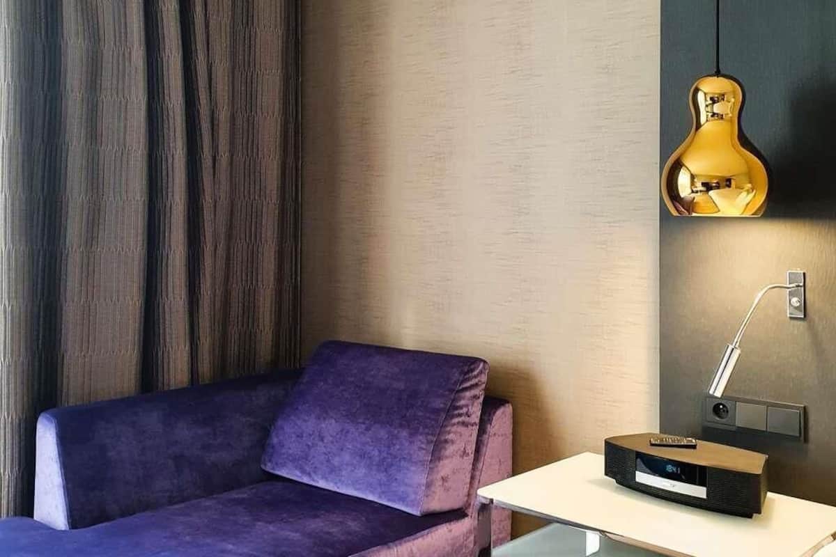 Superior Room, 1 King Bed (High Floor) | Premium bedding, in-room safe, blackout drapes, soundproofing